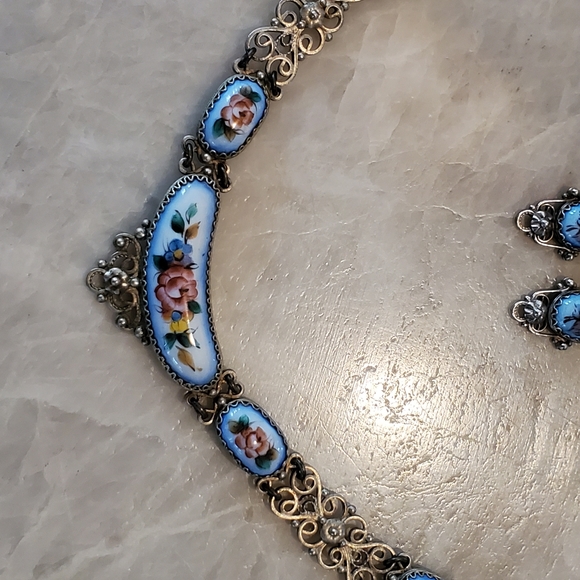 Enamel hand-painted necklace and earrings set - Picture 6 of 8
